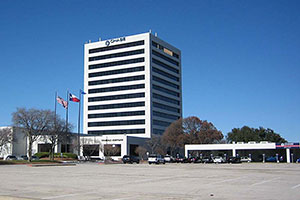 Central Expy & Main St